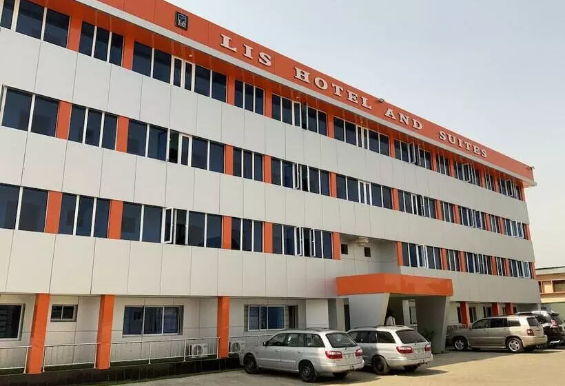 Lis Hotel And Suites