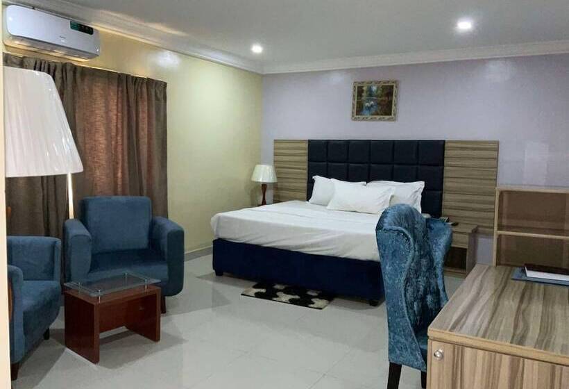 Lis Hotel And Suites