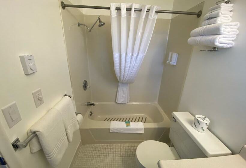 فندق على الطريق Waterway Inn