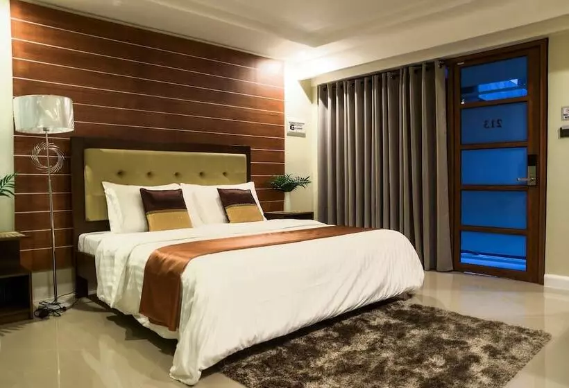 Hotelli Panglao Alona Suites