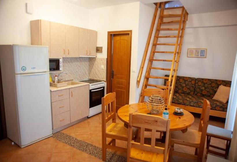 Alexandros Hotel Apartments