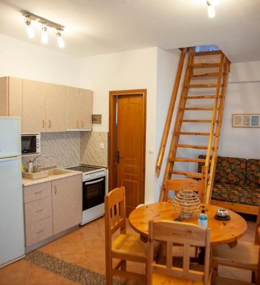 Alexandros Hotel Apartments