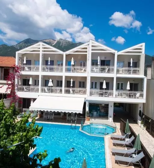 ホテル Aggelos Apartments & Deluxe Studios