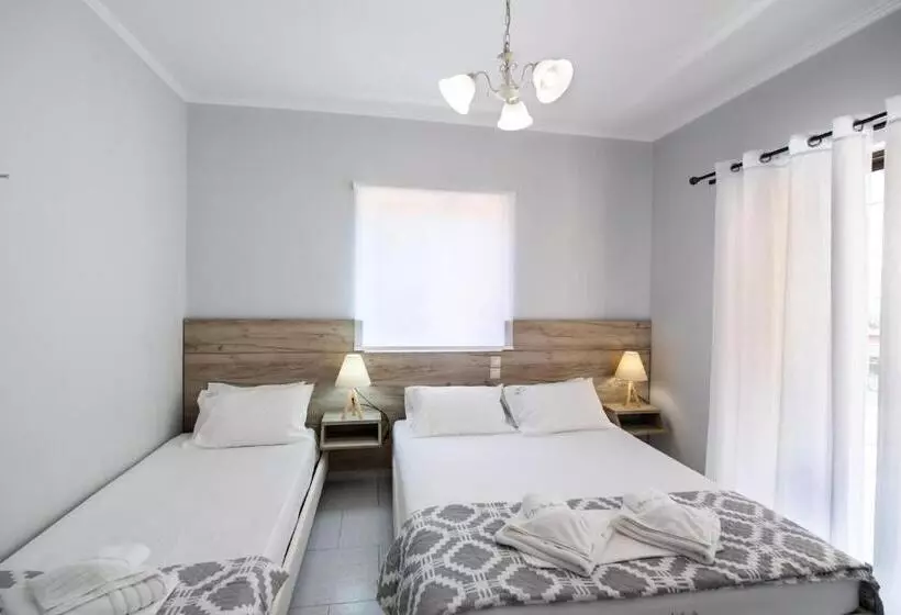 ホテル Aggelos Apartments & Deluxe Studios