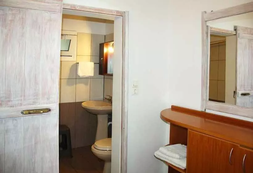 ホテル Christos Studios And Family Apartments