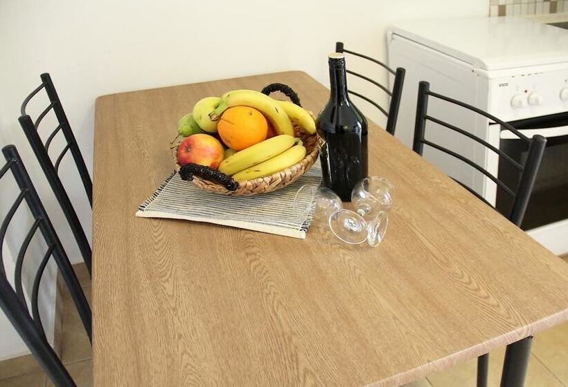 فندق Christos Studios And Family Apartments