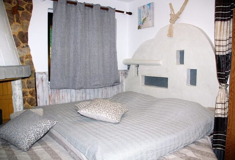 فندق Christos Studios And Family Apartments