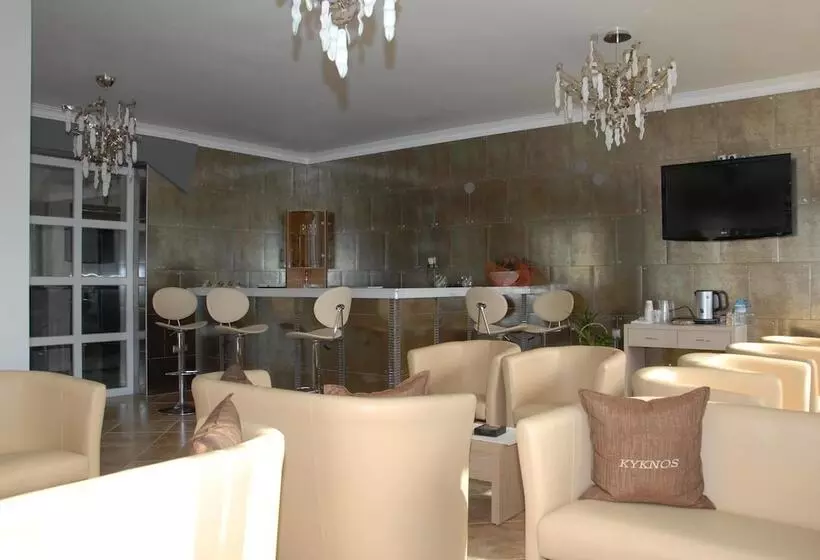 ホテル Kyknos De Luxe Suites & Rooms