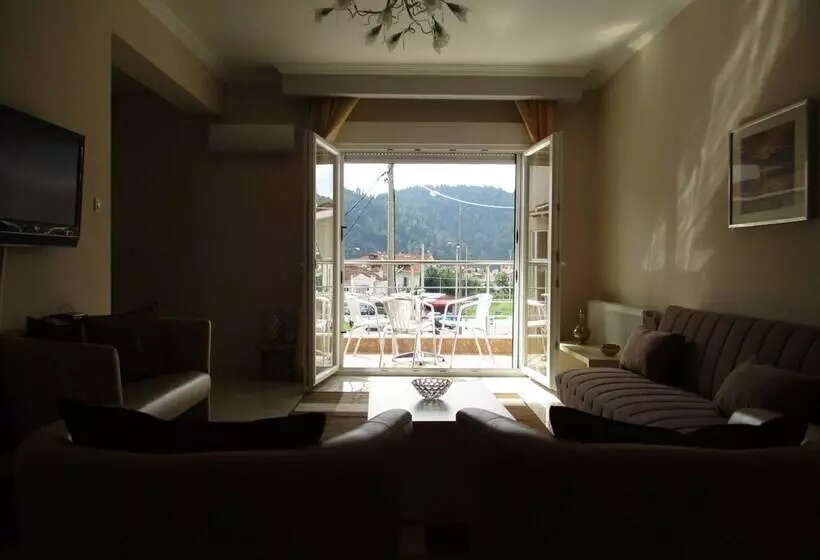 ホテル Kyknos De Luxe Suites & Rooms