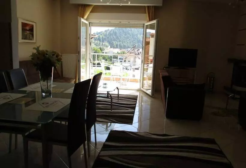 ホテル Kyknos De Luxe Suites & Rooms