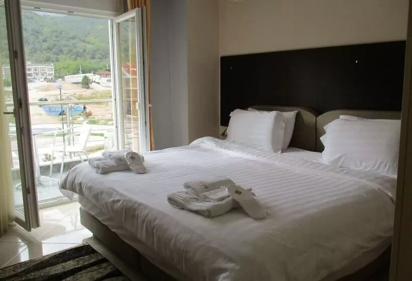 ホテル Kyknos De Luxe Suites & Rooms