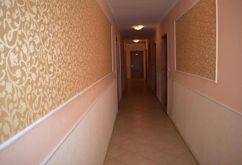 Ryor Hotel   All Inclusive & Free Parking