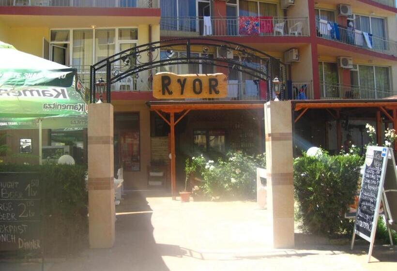 Ryor Hotel   All Inclusive & Free Parking
