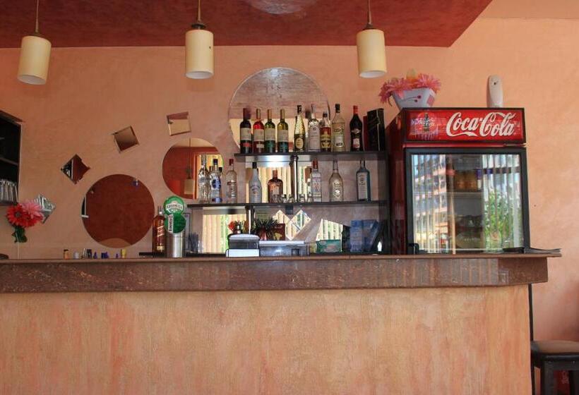 Ryor Hotel   All Inclusive & Free Parking