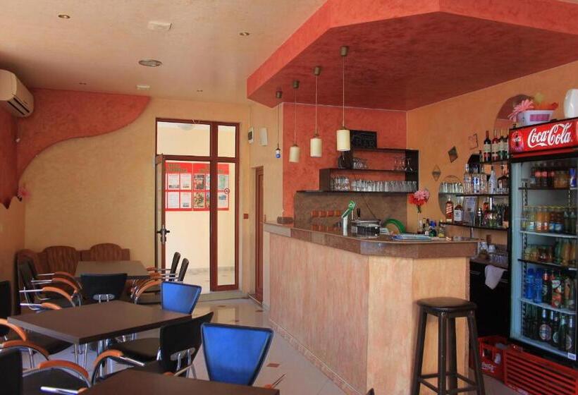 Ryor Hotel   All Inclusive & Free Parking