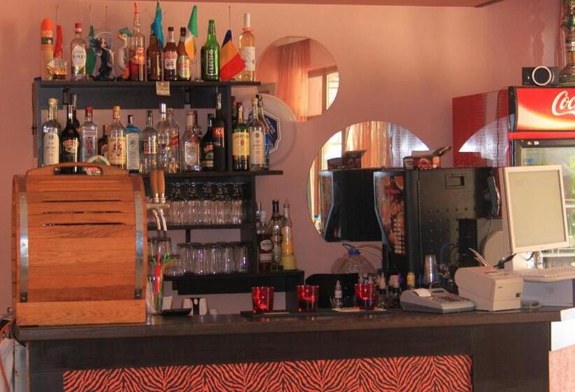 Ryor Hotel   All Inclusive & Free Parking