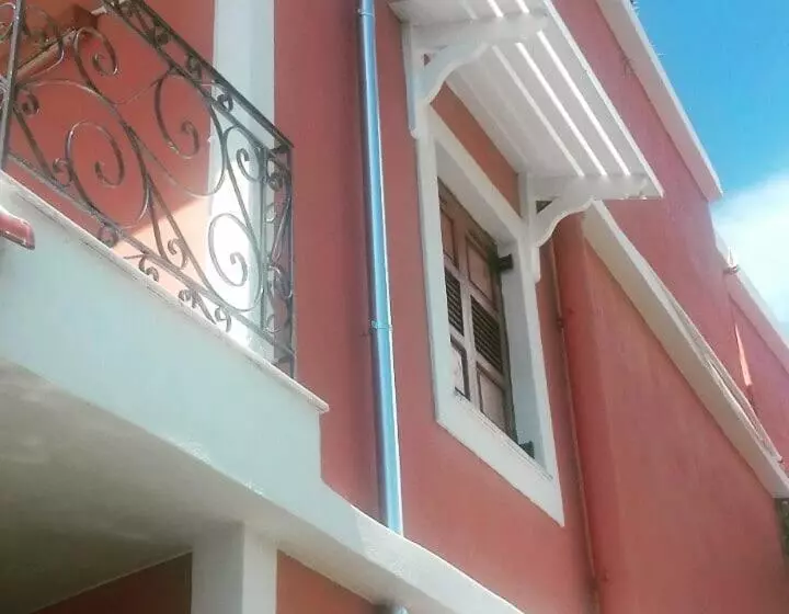 Hotelli Sunrise House