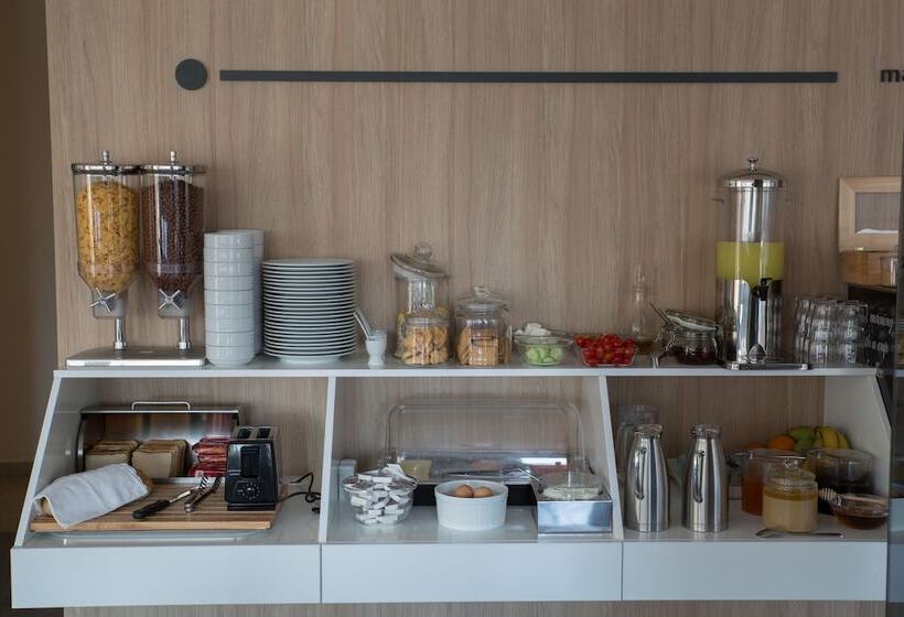 Отель Theofilos City