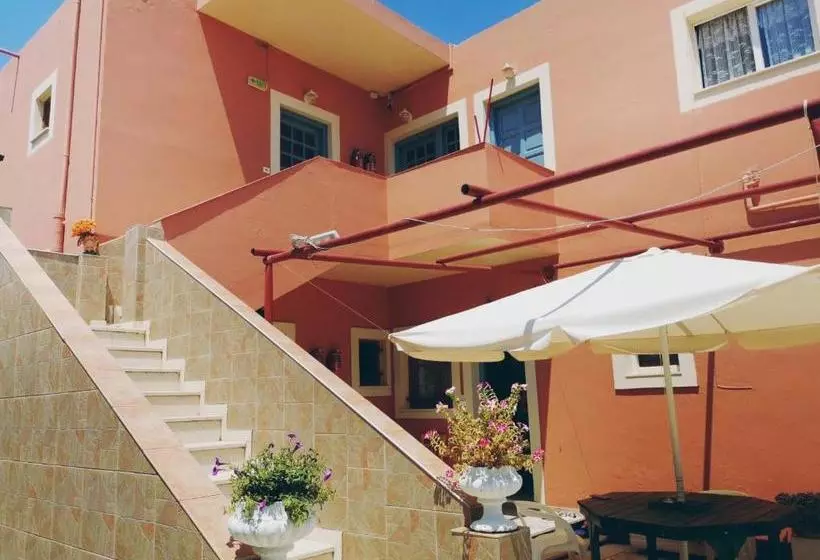 ホテル Yanna's Apartments Vacation Homes