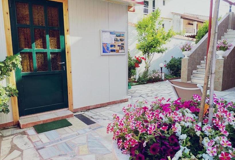 ホテル Yanna's Apartments Vacation Homes