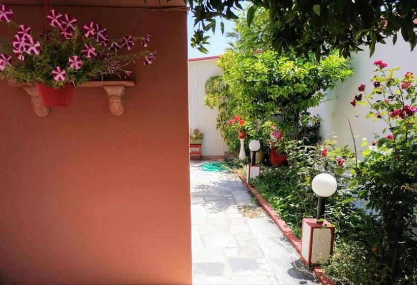 ホテル Yanna's Apartments Vacation Homes