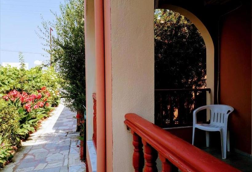 ホテル Yanna's Apartments Vacation Homes