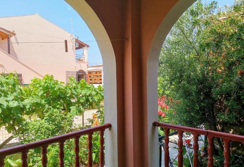 호텔 Yanna's Apartments Vacation Homes