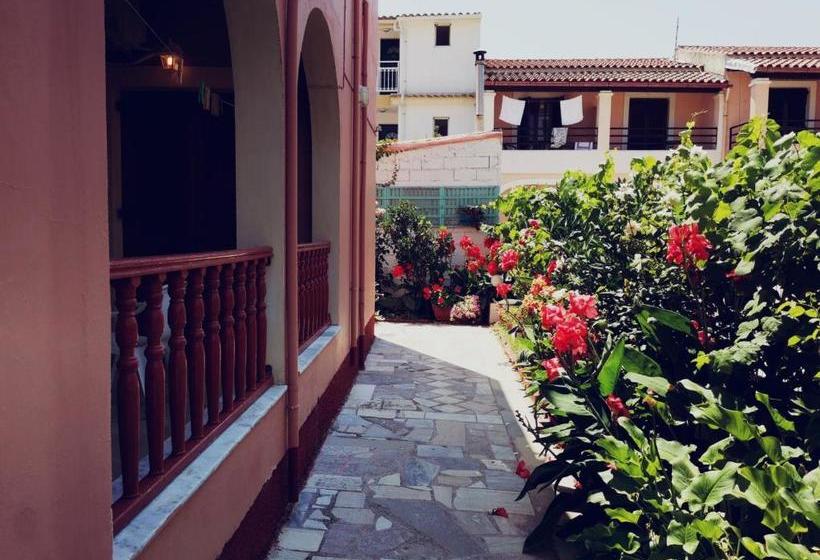 ホテル Yanna's Apartments Vacation Homes