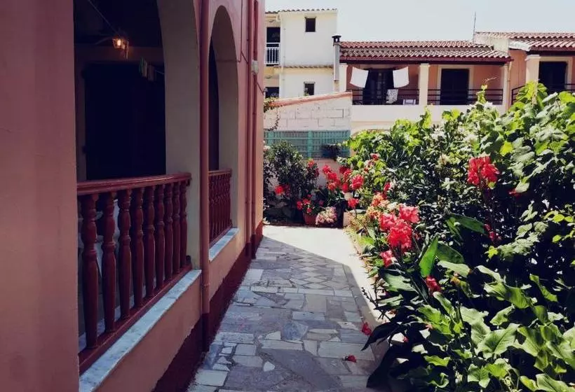ホテル Yanna's Apartments Vacation Homes