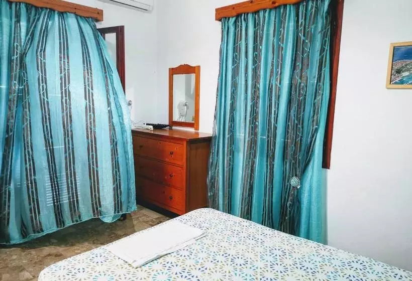 ホテル Yanna's Apartments Vacation Homes