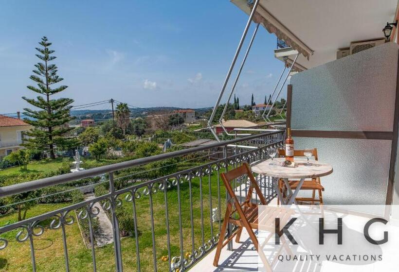 Jovanna Studios In The Nature With Pool!