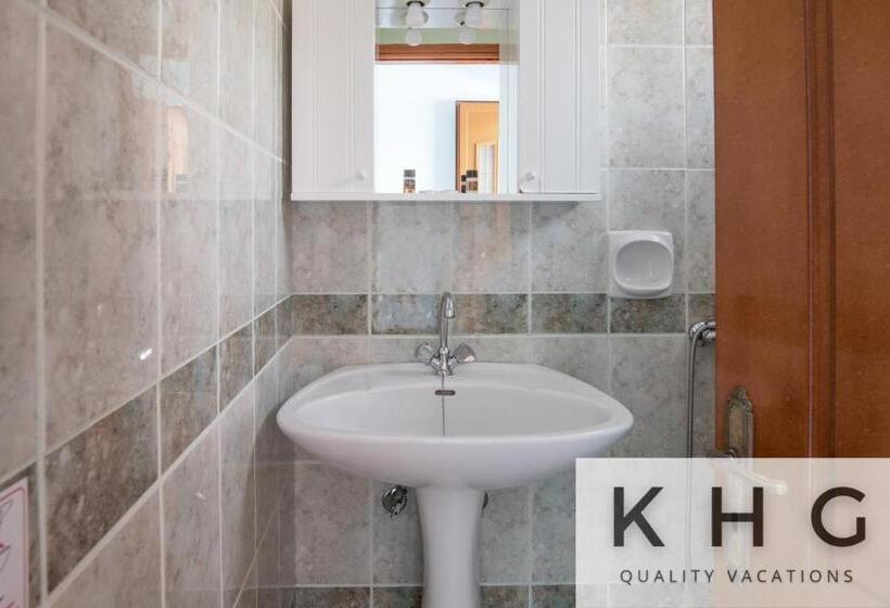 Jovanna Studios In The Nature With Pool!