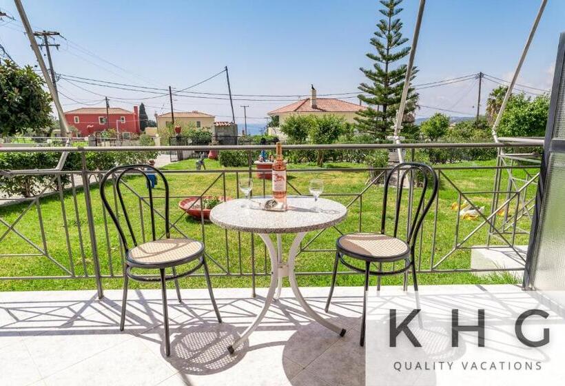 Jovanna Studios In The Nature With Pool!