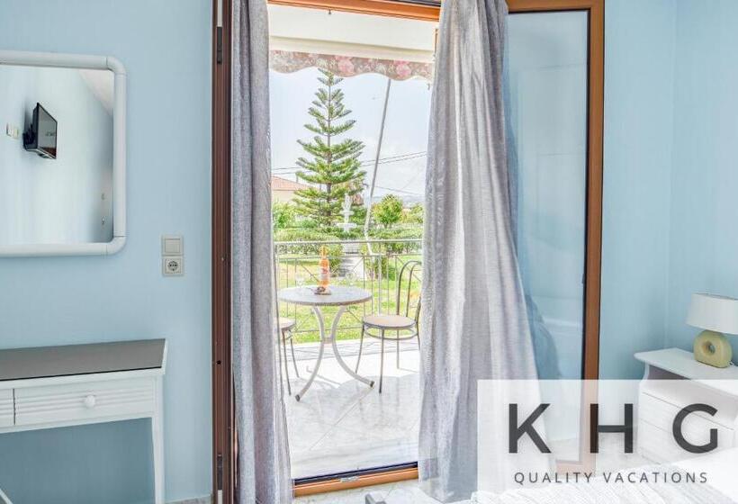 Jovanna Studios In The Nature With Pool!