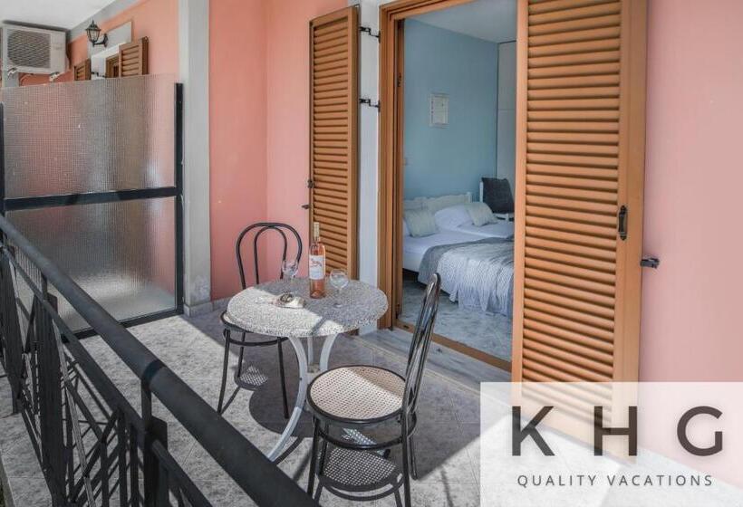 Jovanna Studios In The Nature With Pool!