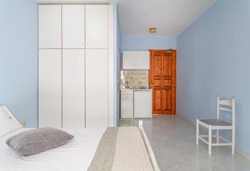 Jovanna Studios In The Nature With Pool!