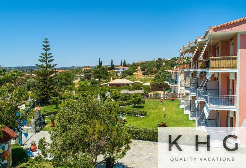 Jovanna Studios In The Nature With Pool!