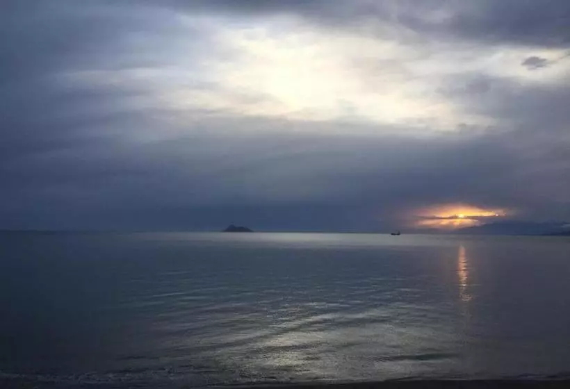 Hotelli Alexander Beach