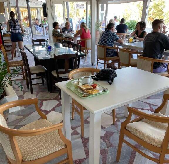 Отель Alexander Beach