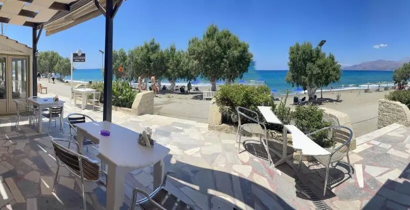 Hotelli Alexander Beach
