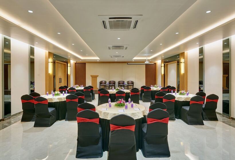 Отель Regenta Place Raysons Kolhapur