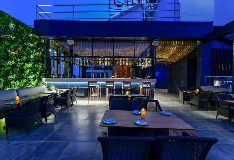 Отель Regenta Place Raysons Kolhapur