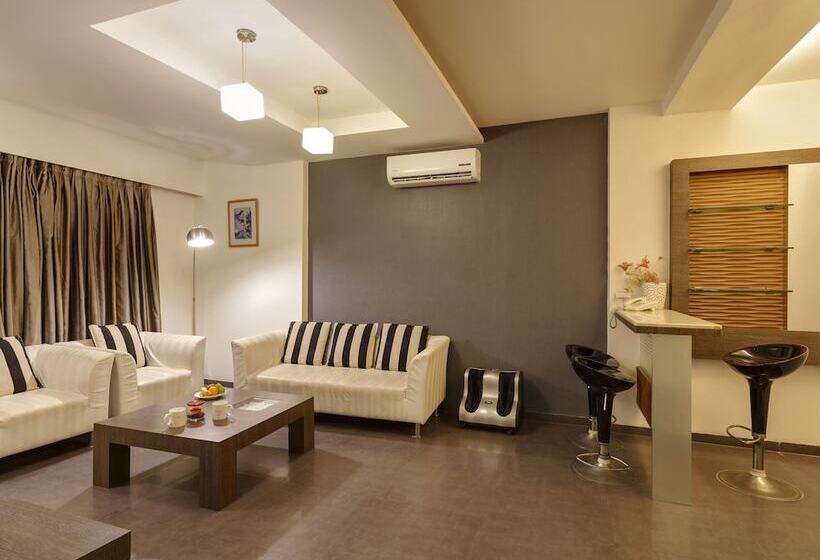 Отель Regenta Place Raysons Kolhapur