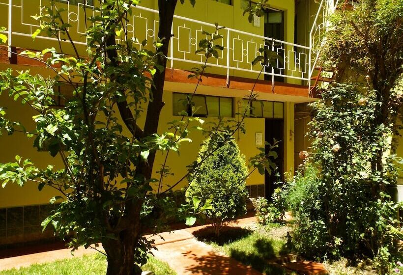 ホテル El Manzano Hostel