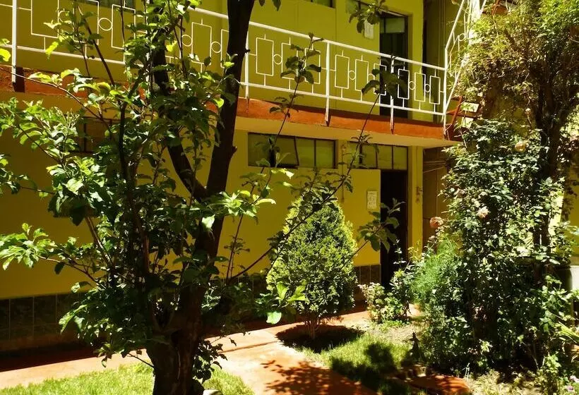 ホテル El Manzano Hostel
