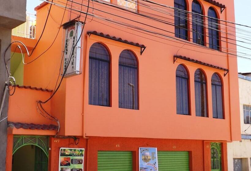 ホテル El Manzano Hostel