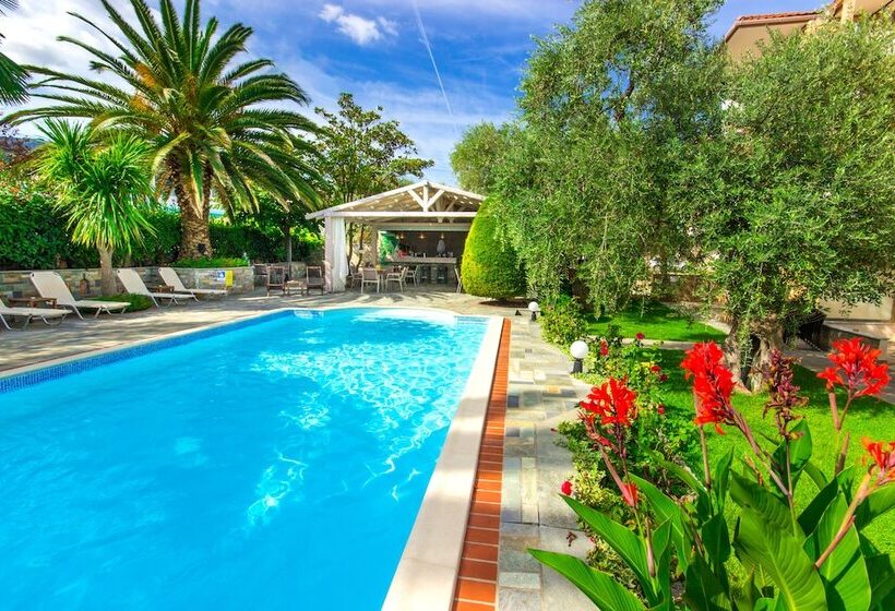 호텔 Luxury Villa Fotini