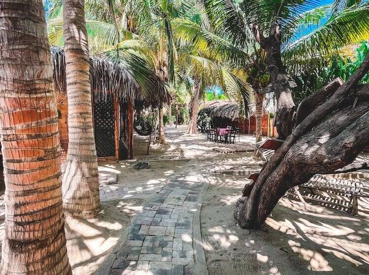 Otel Naif Rustic & Ecologic Lodge