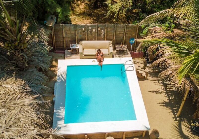 Otel Naif Rustic & Ecologic Lodge