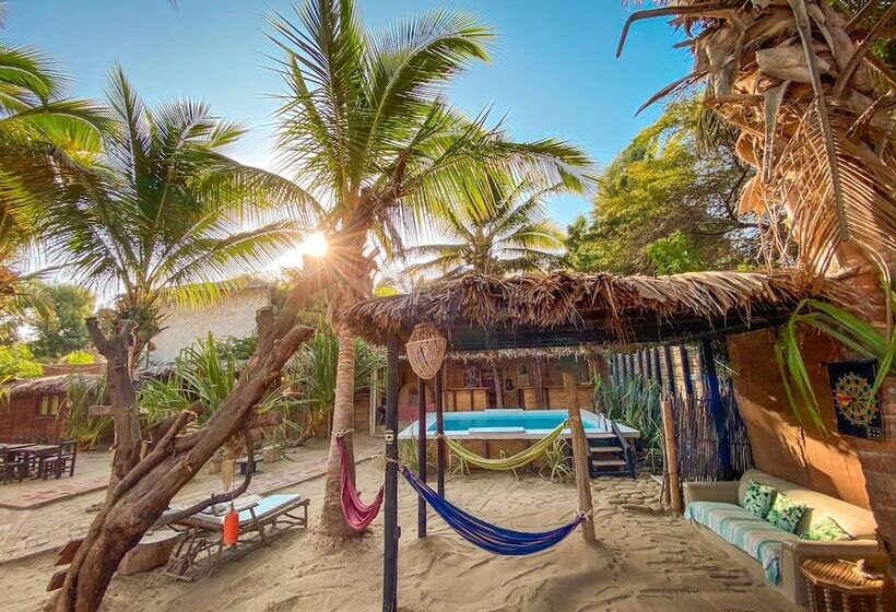 Otel Naif Rustic & Ecologic Lodge